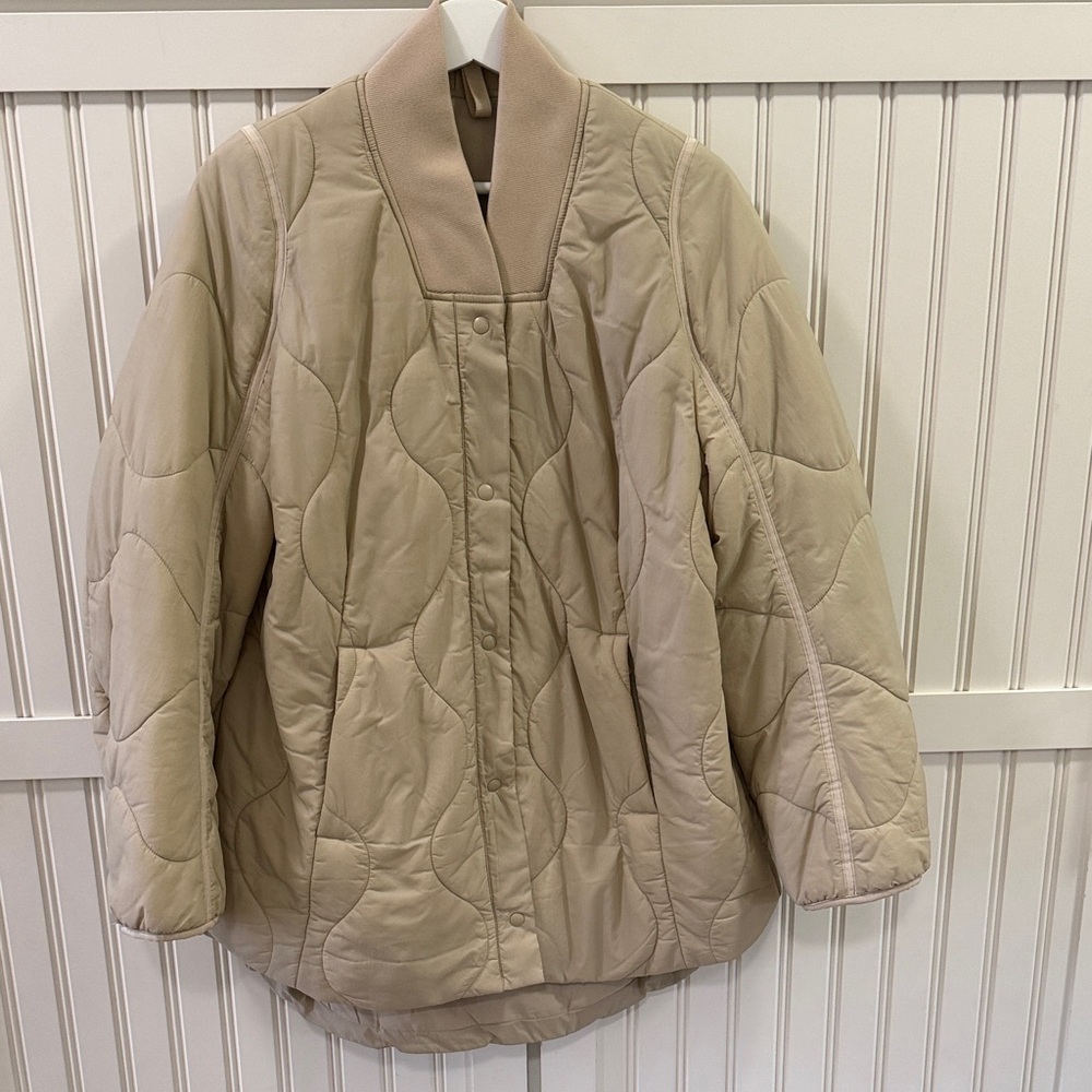 Women’s Lululemon Quilted Oversized coaches jacket size 4